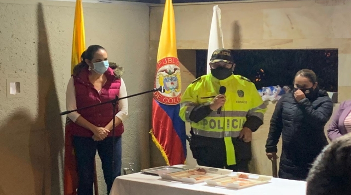 Ciudadanos le dicen a María Fernanda Cabal "estudie, vaga" en el CAI de El Codito