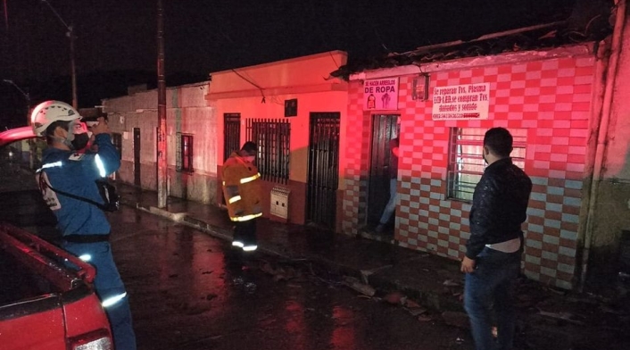 55 viviendas afectadas y cierres parciales de vías, dejó la emergencia.