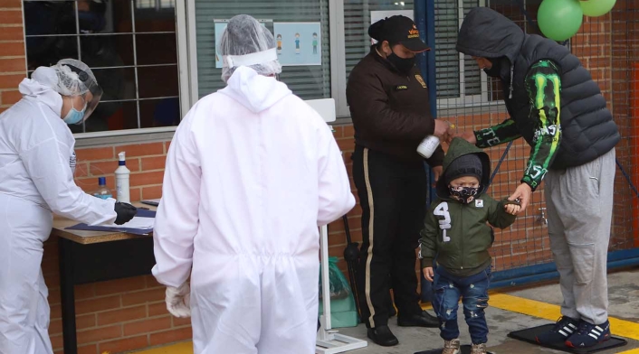 Jardines infantiles vuelven en pandemia / Niños en medio de covid-19