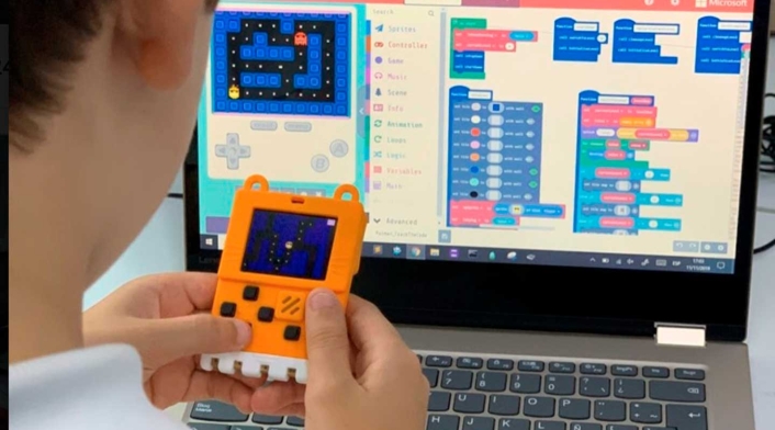 Niños desarrollan videojuegos