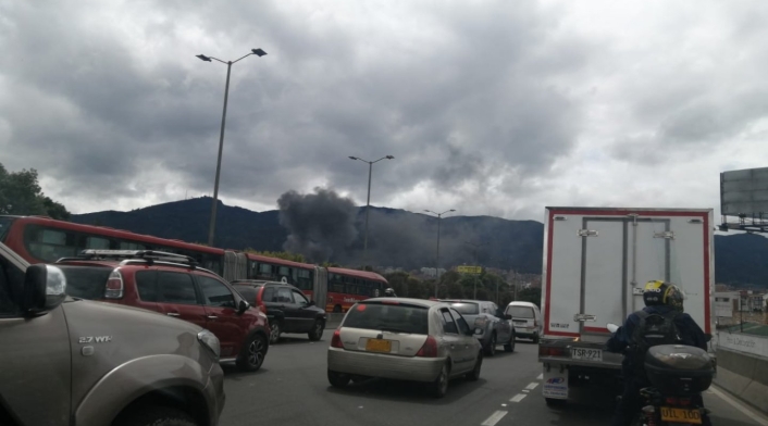 Se registra fuerte incendio en la localidad de Chapinero