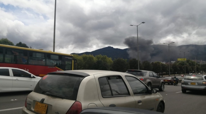 Se registra fuerte incendio en la localidad de Chapinero