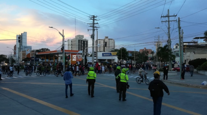 Policía hace presencia en marchas de Barranquilla.