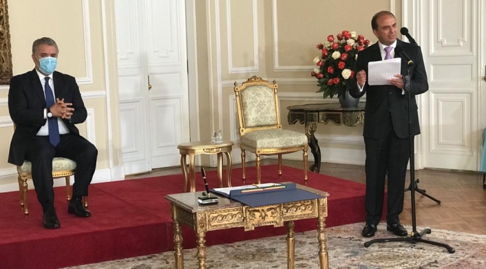Así fue la posesión del nuevo defensor del Pueblo, Carlos Camargo