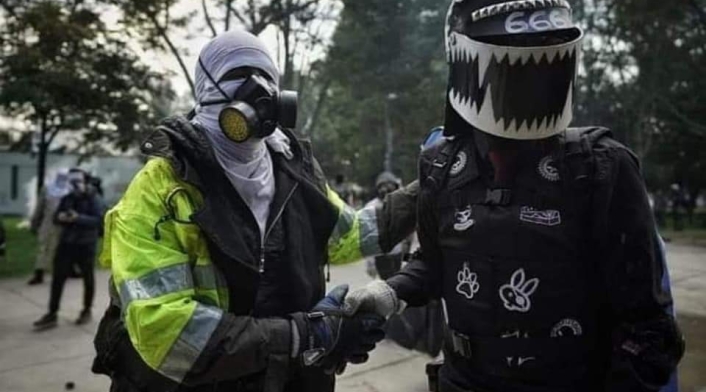 Familiar de miembro del Esmad en protestas 7