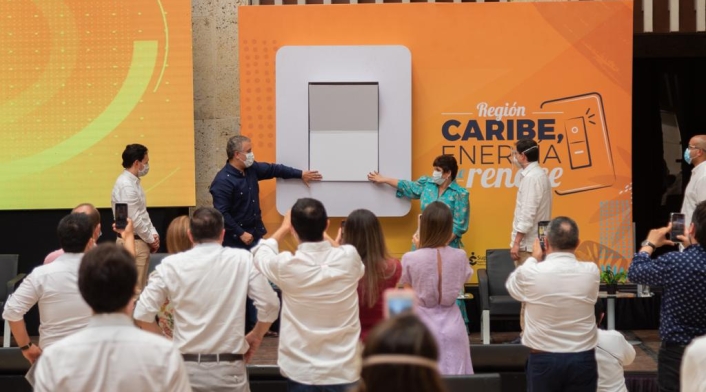 Presidente en Cartagena con el nuevo operador de energía