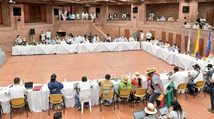 Reunión entre minga indígena y gobierno nacional en Cali