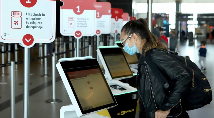 Viajeros en el Aeropuerto El Dorado