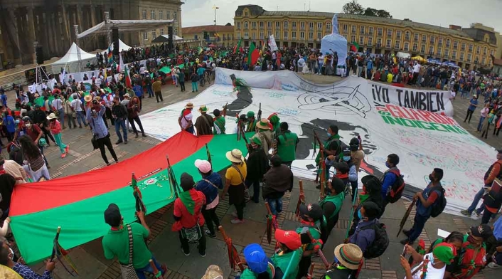 Recorrido por el centro de Bogotá de La minga indígena y llegada a la Plaza de Bolívar