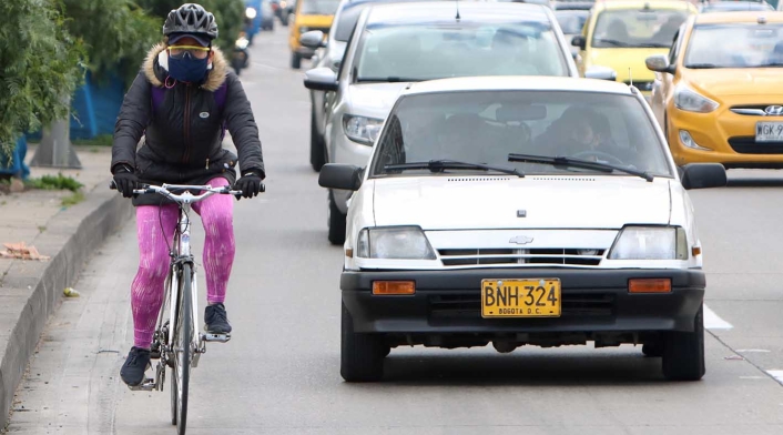 La dura realidad que sufren los ciclistas en Bogotá