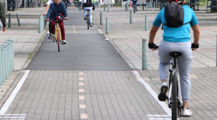 La dura realidad que sufren los ciclistas en Bogotá
