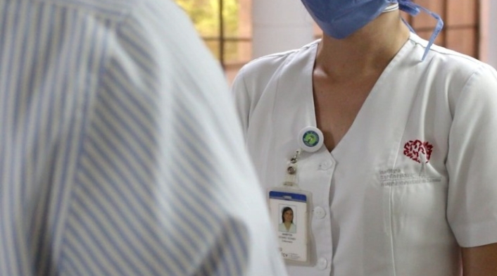 Aplican vacuna de Johnson & Johnson a voluntarios en Fundación Cardiovascular de Colombia.