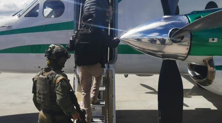En el avión de la Policía fue traslado a Ibagué 'Jorge 40'