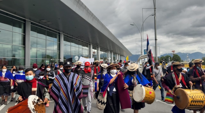 Protestas de indígenas en aeropuerto El Dorado Protestas de indígenas en aeropuerto El Dorado