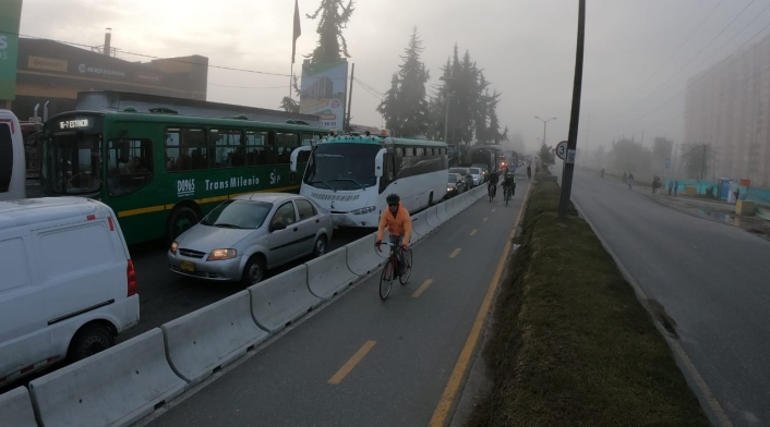 Inicia protesta por parte de conductores contra ciclorruta de Calle 13