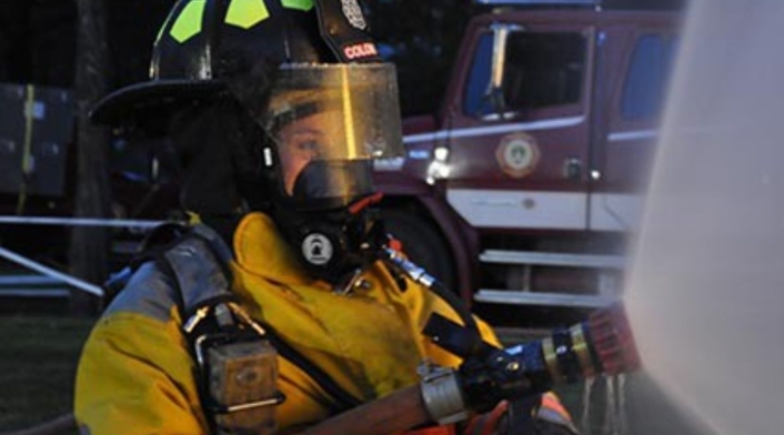 Hombre causó monumental incendio en vivienda de Kennedy Hombre causó monumental incendio en vivienda de Kennedy