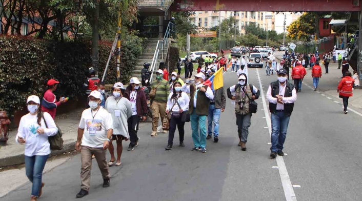 Marcha de exguerrilleros de las Farc hacia la Plaza de Bolívar