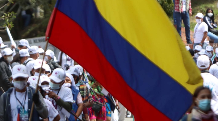 Marcha de exguerrilleros de las Farc hacia la Plaza de Bolívar.