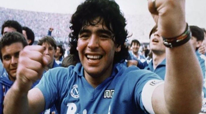 En 1984 llegó a Nápoli, club donde es considerado como el máximo ídolo