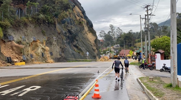 Caída de rocas vía La Calera Caída de rocas vía La Calera