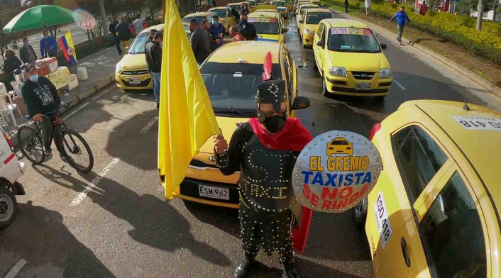 Taxistas de Bogotá protestan: dicen no a legalización de Uber y otras plataformas