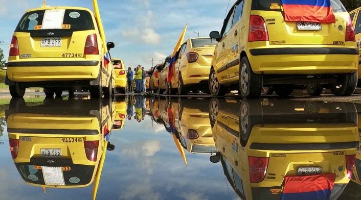 Taxistas de Bogotá protestan: dicen no a legalización de Uber y otras plataformas