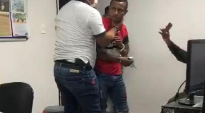 El joven fue golpeado por la Policía.