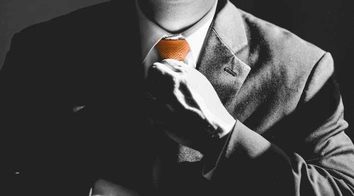 Hombre con corbata Hombre con corbata