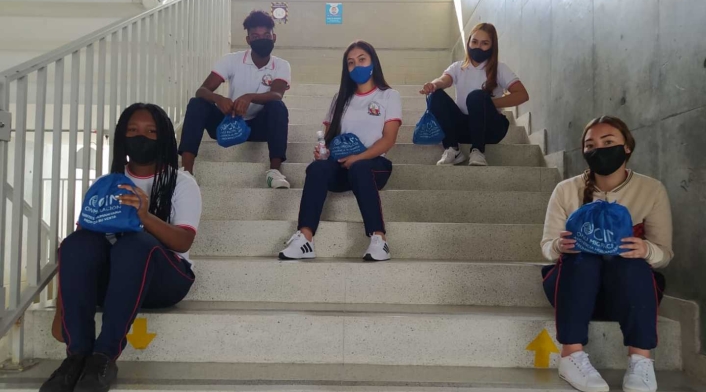Retorno a clases en Medellín bajo el modelo de alternancia.