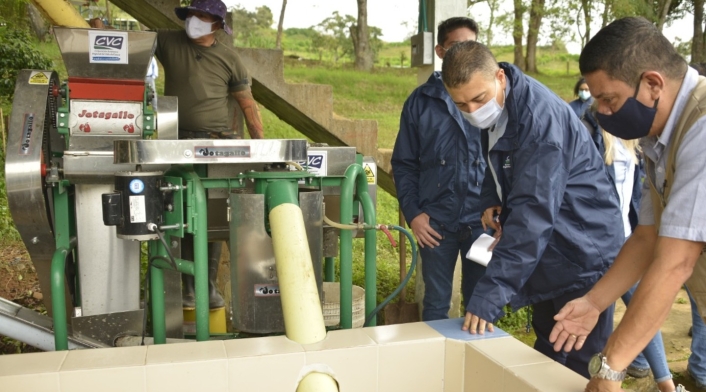Alcaldes y comunidades ambientales también se hicieron presentes.