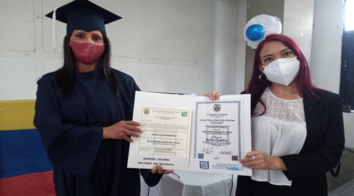Se graduaron del bachillerato 135 exhabitantes de calle en Bogotá (1)