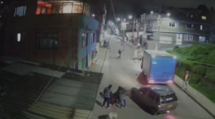 Motociclista atropelló a una ciclista y ambos salieron a volar en Facatativá