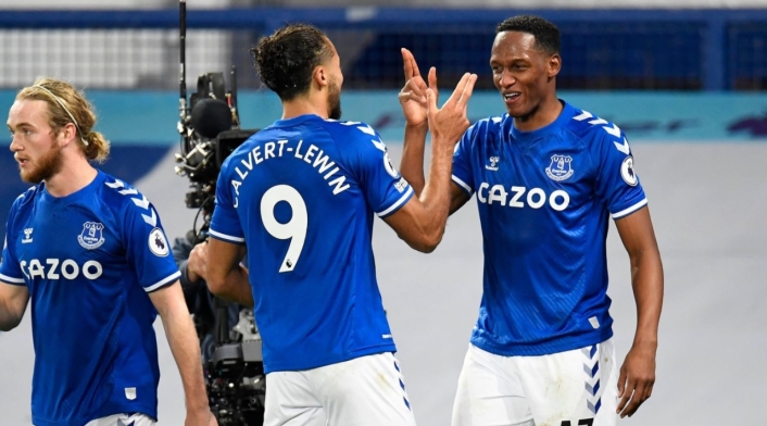 Yerry Mina juega con el Everton Yerry Mina juega con el Everton