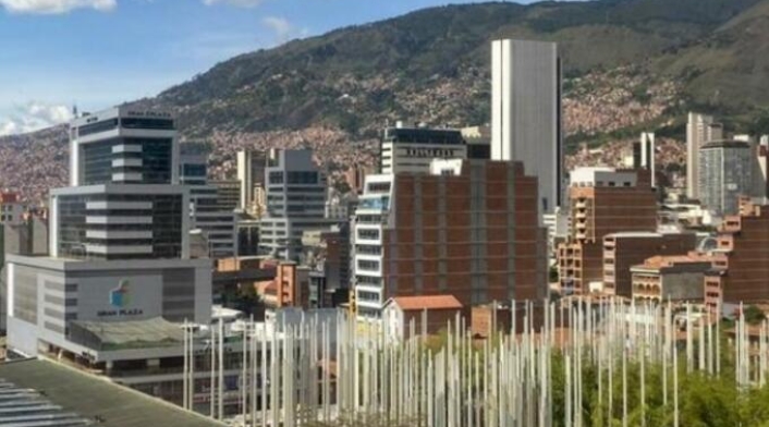 El toque de queda será continuo por este fin de semana en Medellín.