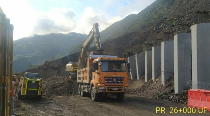 Remoción del derrumbe entre Dabeiba y Uramita, Antioquia.