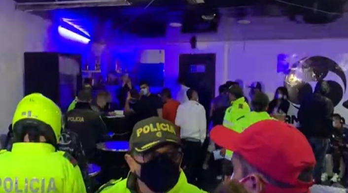 Fiesta clandestina en Bogotá