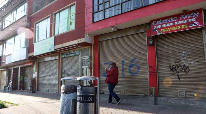 Con macabros panfletos amenazan a comerciantes en Bogotá Con macabros panfletos amenazan a comerciantes en Bogotá