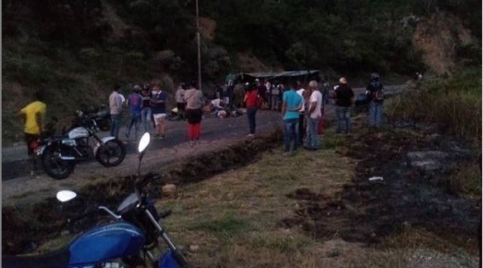 Accidente de vehículo militar venezolano en la frontera con Colombia
