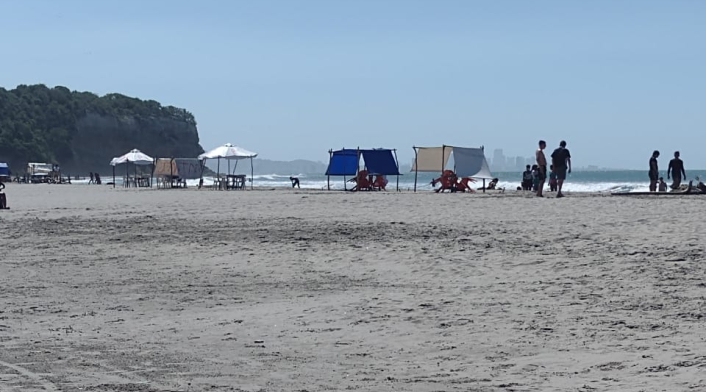 Denuncian primer cobro excesivo del año en las playas de Cartagena