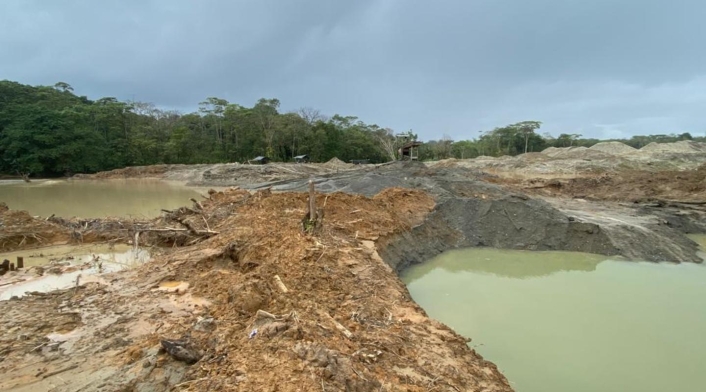 Daños ambientales ocasionados por la minería ilegal en Chocó.