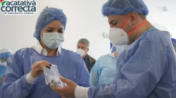Alcalde de Facatativá aplica primera vacuna
