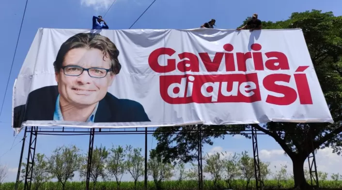 Alejandro Gaviria y las vallas en que le piden ser candidato en 2022.