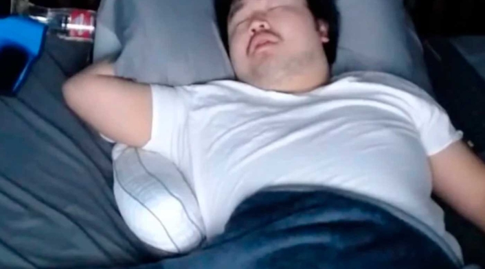 Asian Andy, streamer de sueño