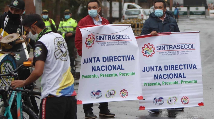 UNP – Escoltas de Unidad Nacional de Protección protestan en Bogotá