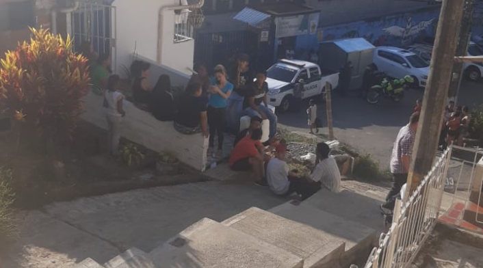 Atroz crimen: De doce puñaladas asesinan a una mujer en Medellín