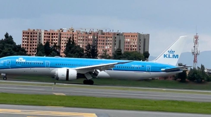 Avión con vacunas de AstraZeneca