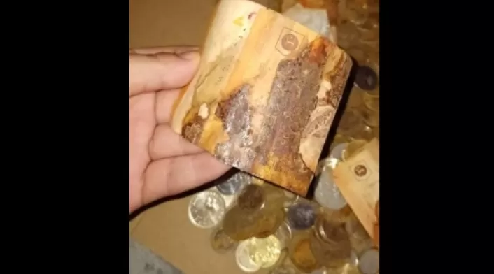 Billetes dañados