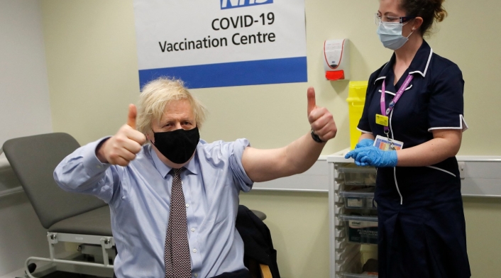 Boris Johnson recibe vacuna de AstraZeneca Boris Johnson recibe vacuna de AstraZeneca