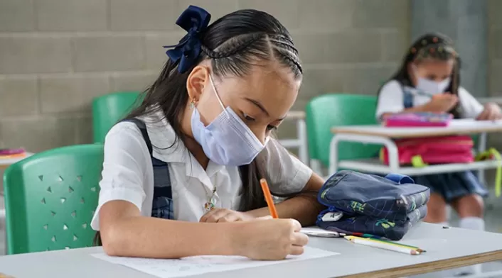 Colegios clases estudiantes