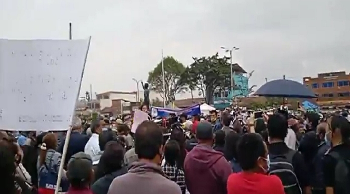 Denuncian cobros excesivos en impuesto predial en viviendas de Soacha
